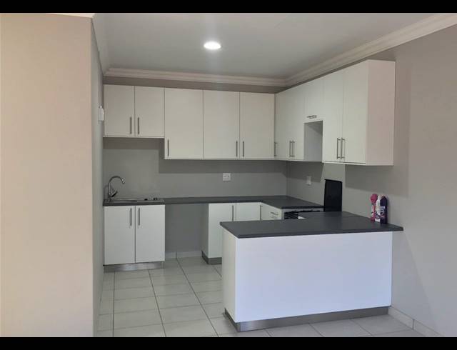 2 BEDROOM APARTMENT TO LET IN PEACEHAVEN INDUSTRIAL